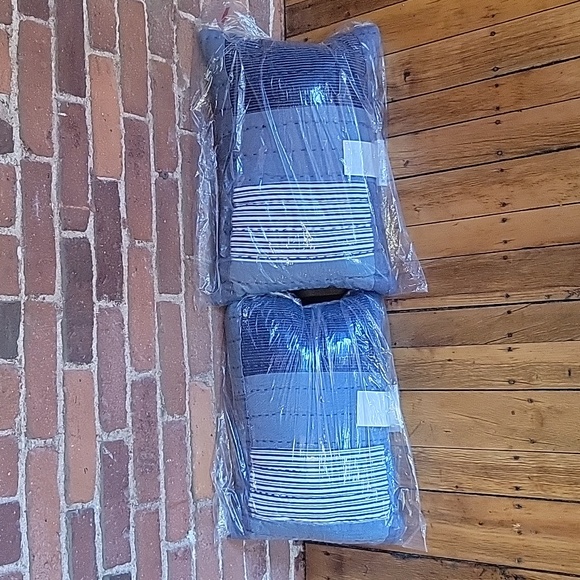 Lot of 2 Brand New Levi's X Target 14"x20" Decorative Pillows - Picture 1 of 4